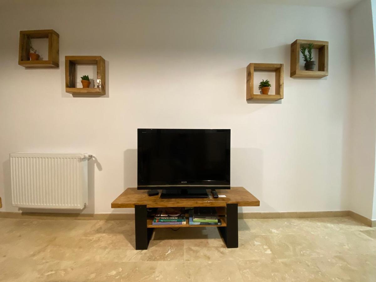 Helga'S Place Premium 1 Bedroom Condo Kolozsvár Kültér fotó