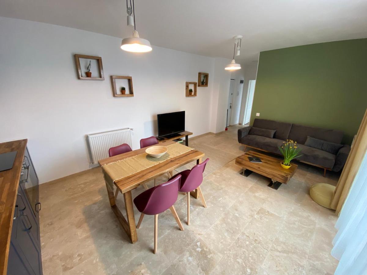 Helga'S Place Premium 1 Bedroom Condo Kolozsvár Kültér fotó