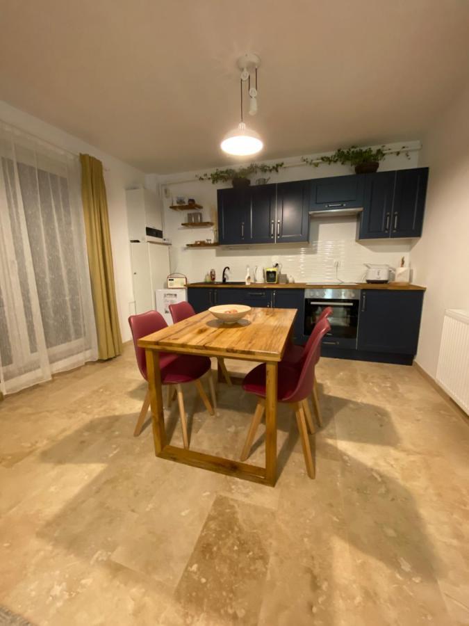 Helga'S Place Premium 1 Bedroom Condo Kolozsvár Kültér fotó